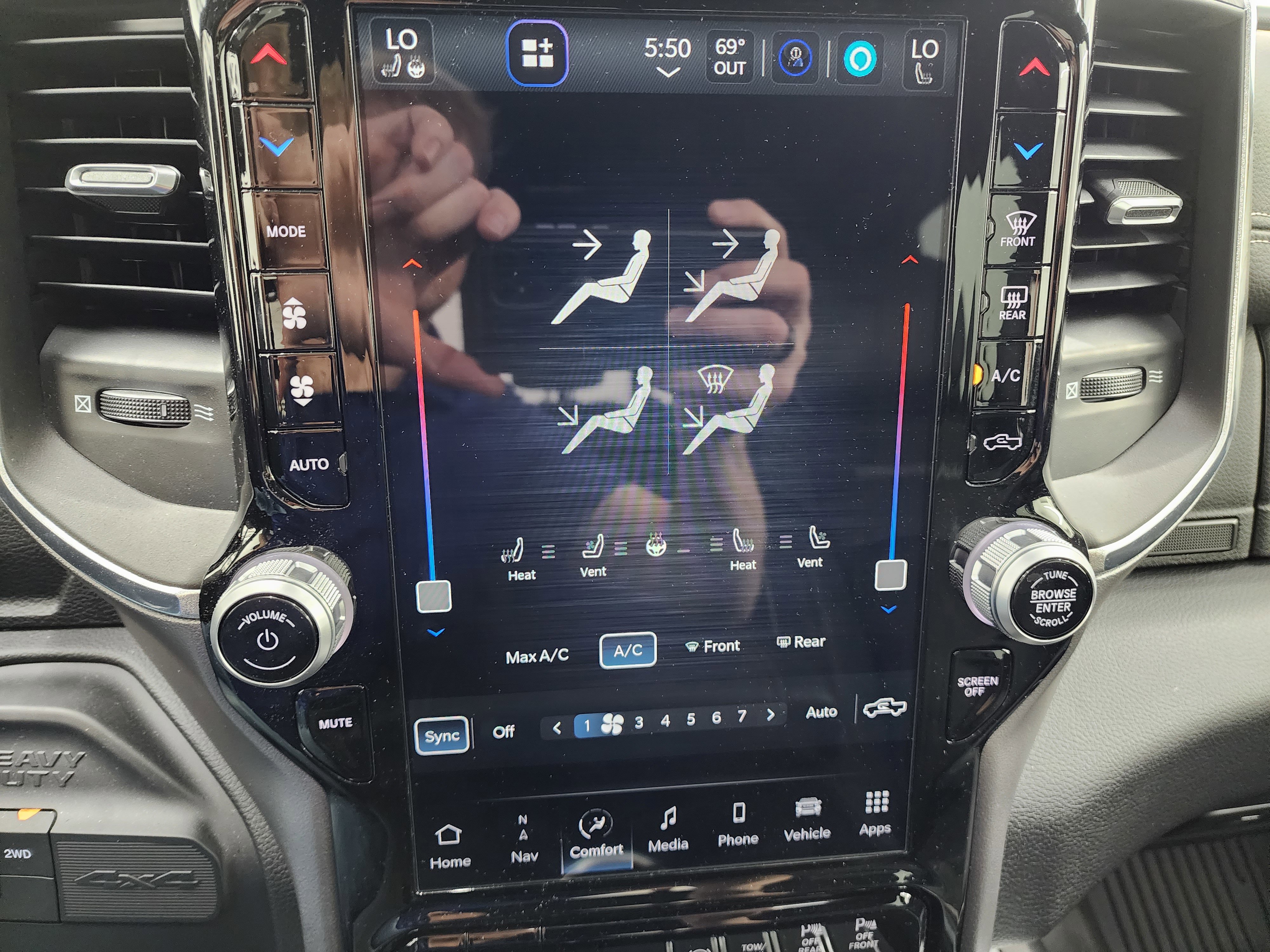 Used 2024 RAM 2500 Laramie w/ Night Edition image 15