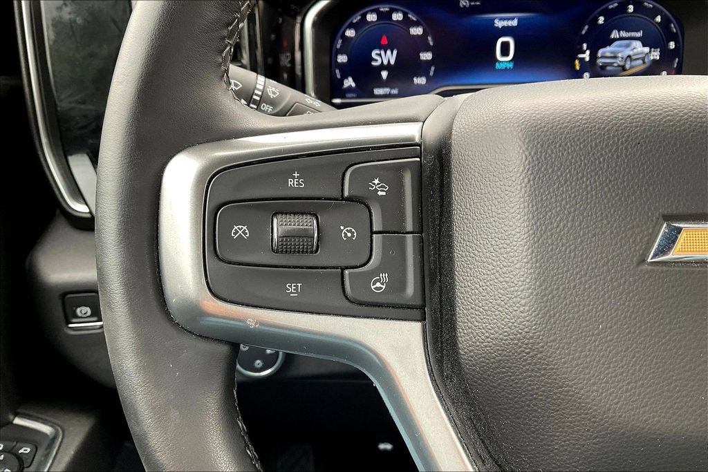 Used 2024 Chevrolet Silverado 1500 LT AWD/4WD image 10