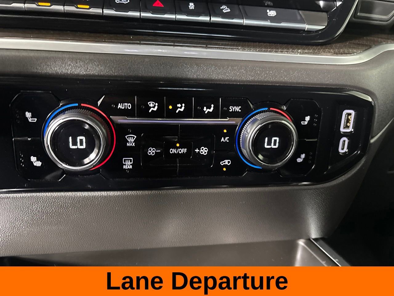 Used 2025 Chevrolet Silverado 1500 LT Trail Boss w/ Convenience Package II AWD/4WD image 16
