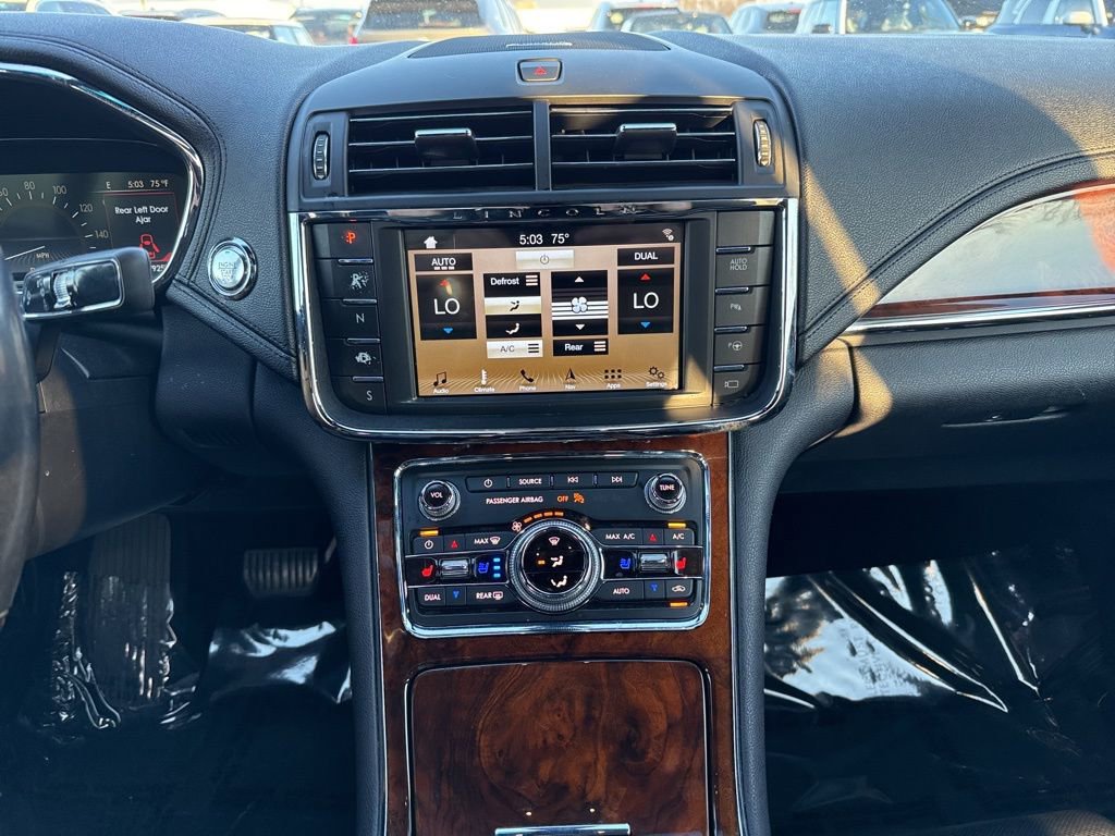 Used 2017 Lincoln Continental Reserve w/ Technology Package image 16