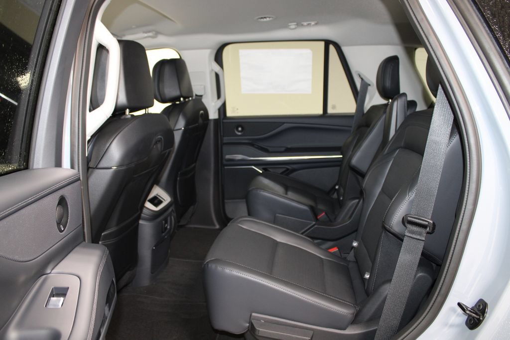 New 2027 Lincoln Navigator Premiere RWD image 26