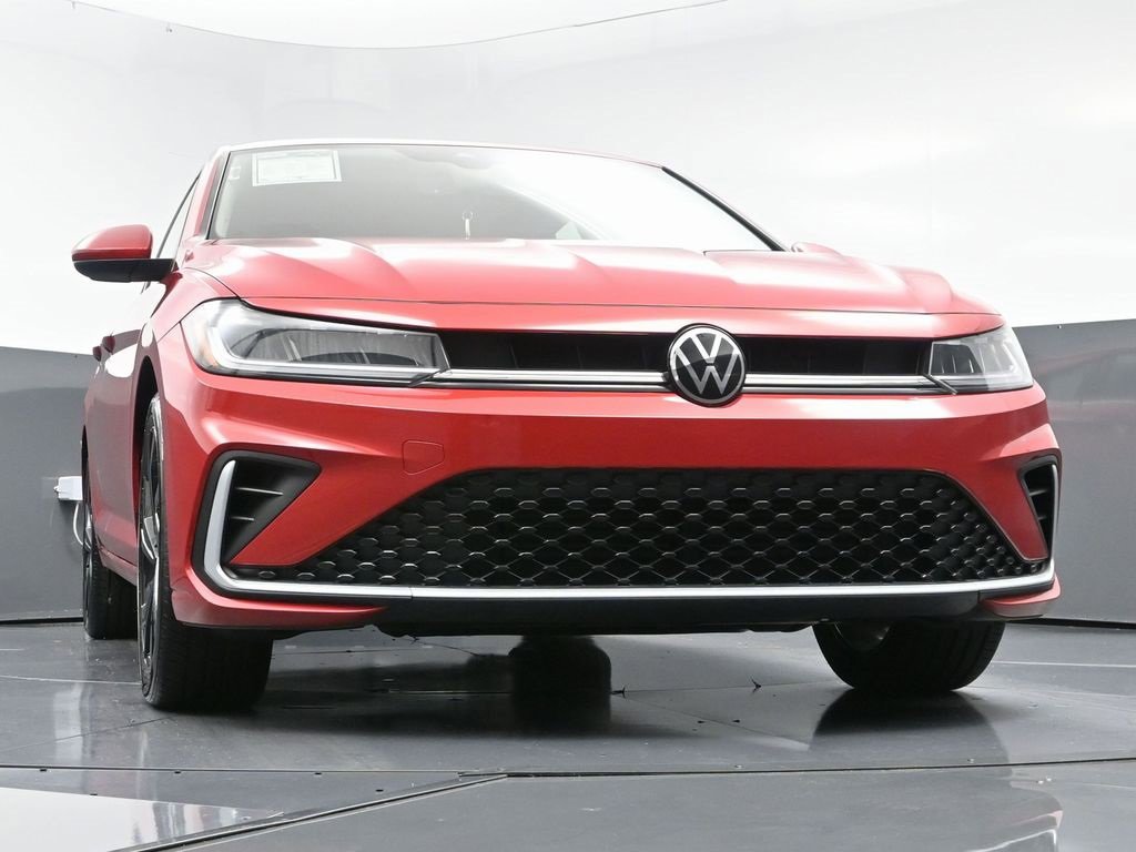 Used 2025 Volkswagen Jetta SE w/ Black Wheel Package image 51