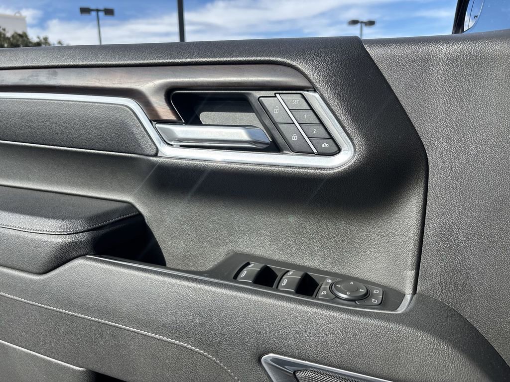 Used 2025 GMC Sierra 1500 SLT image 23