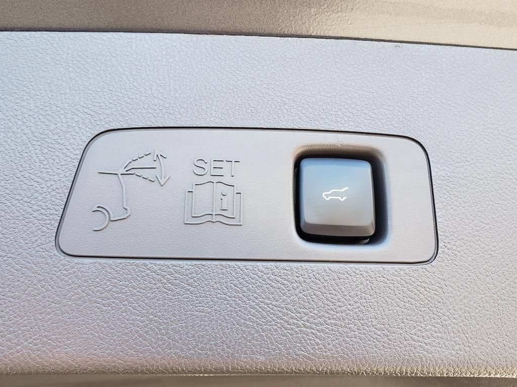 Used 2023 Lincoln Corsair AWD w/ Equipment Group 101A image 9