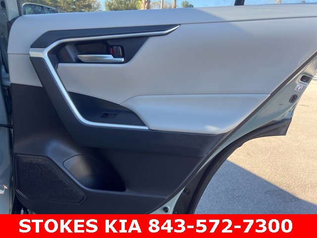 Used 2020 Toyota RAV4 XLE image 25