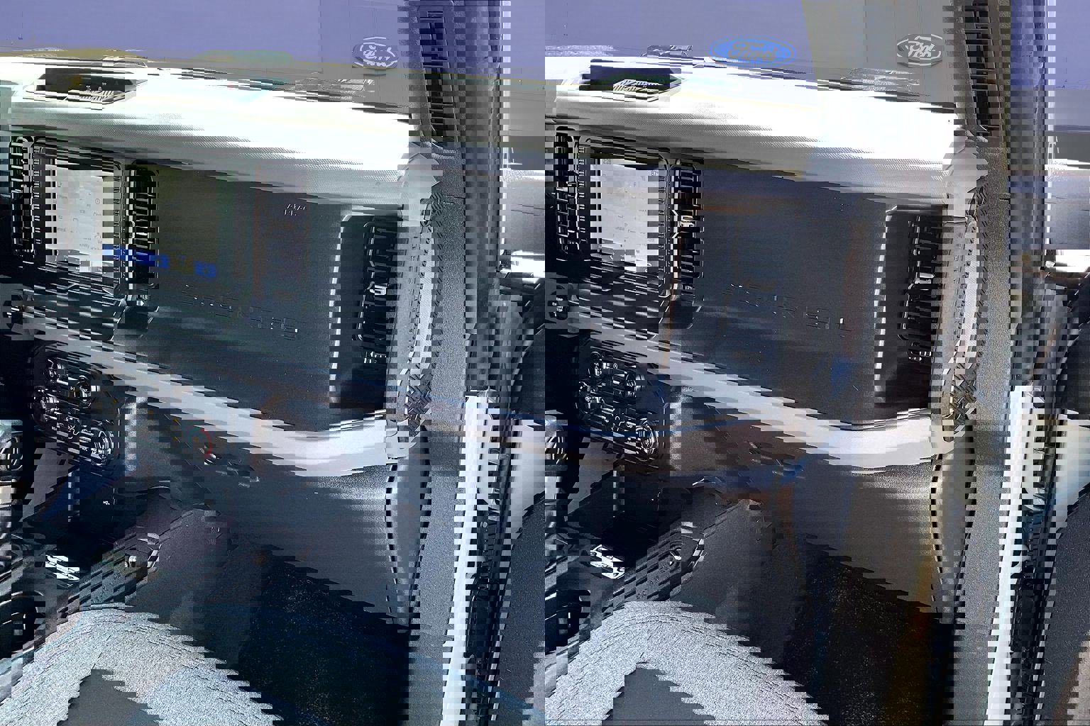 Used 2022 Ford Bronco 4-Door AWD/4WD image 25