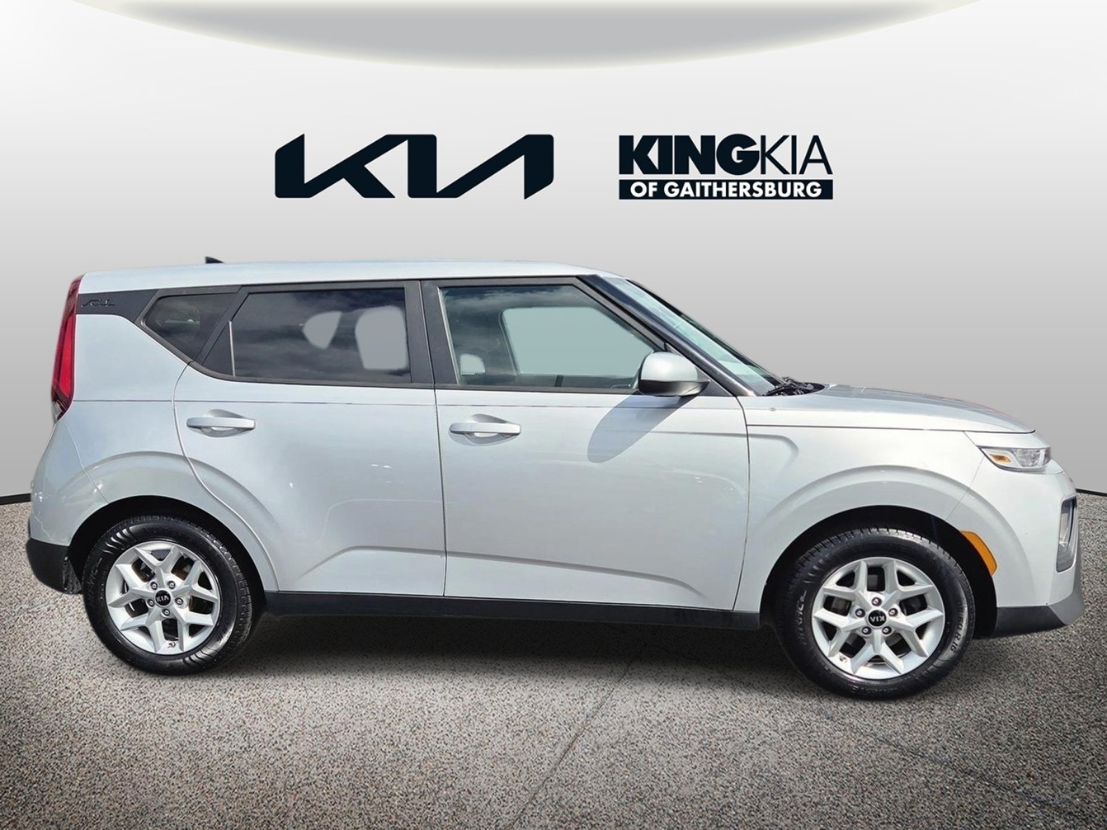 Used 2020 Kia Soul S FWD image 2