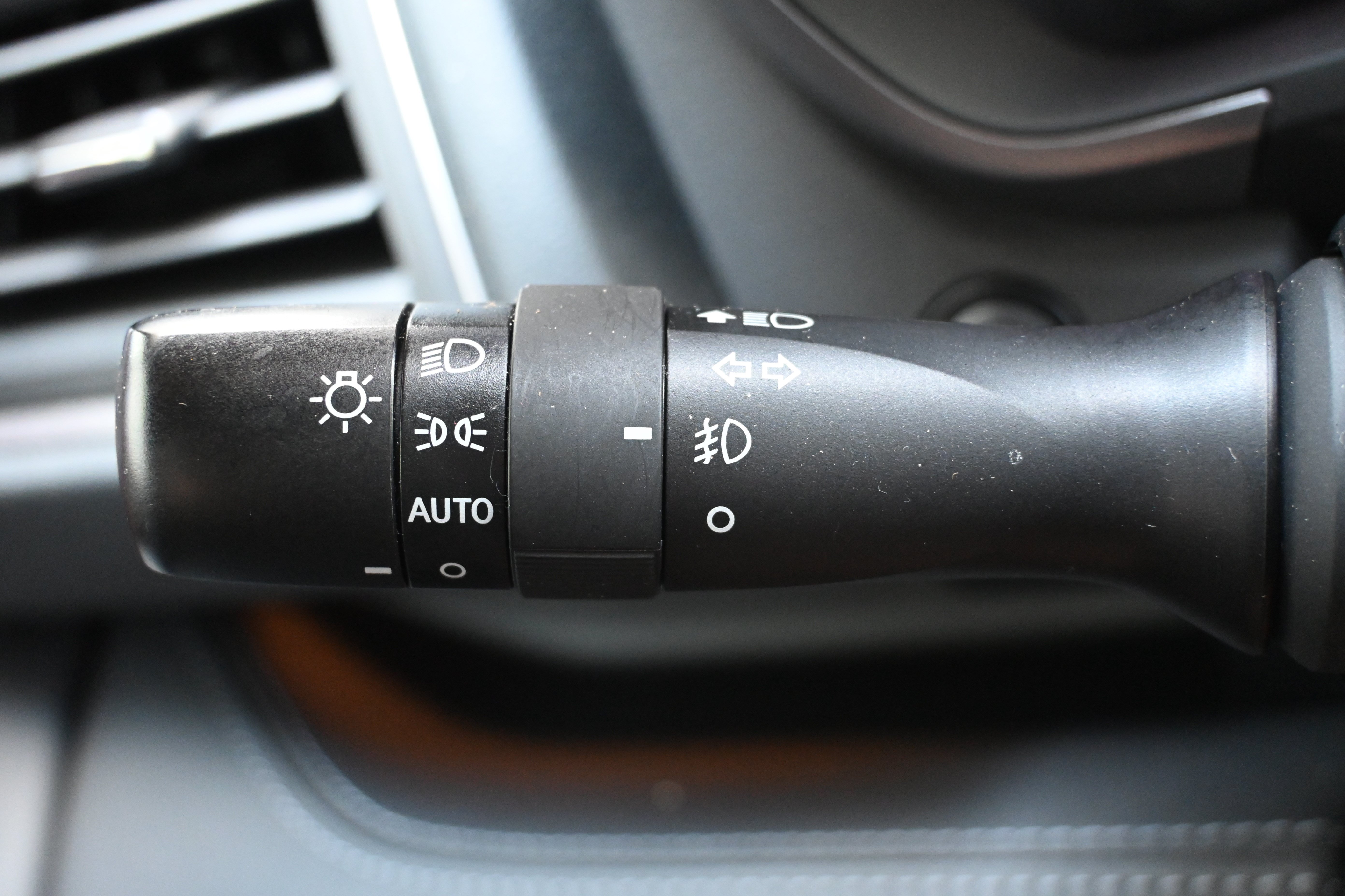 Used 2023 Subaru Ascent Touring AWD/4WD image 29