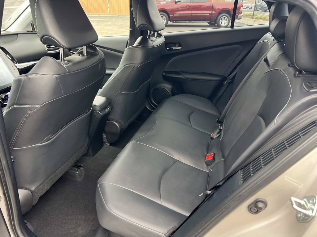 Used 2022 Toyota Prius Prime XLE FWD image 22