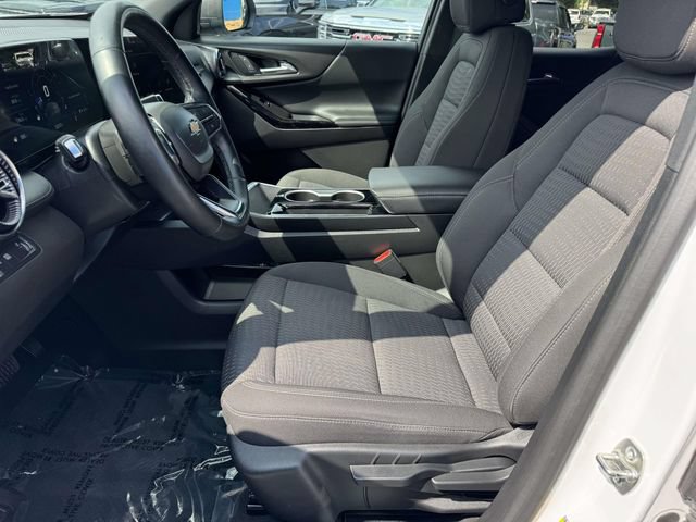 Used 2025 Chevrolet Equinox LT w/ Safety and Technology Package FWD image 13