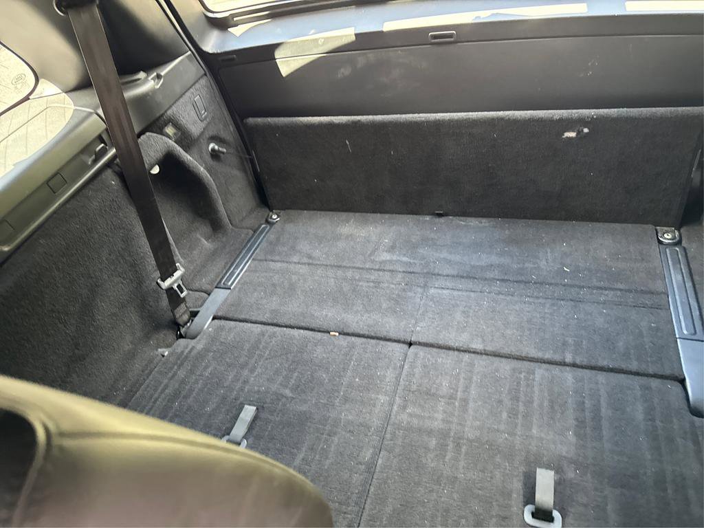 Used 2017 Land Rover Discovery SE image 73