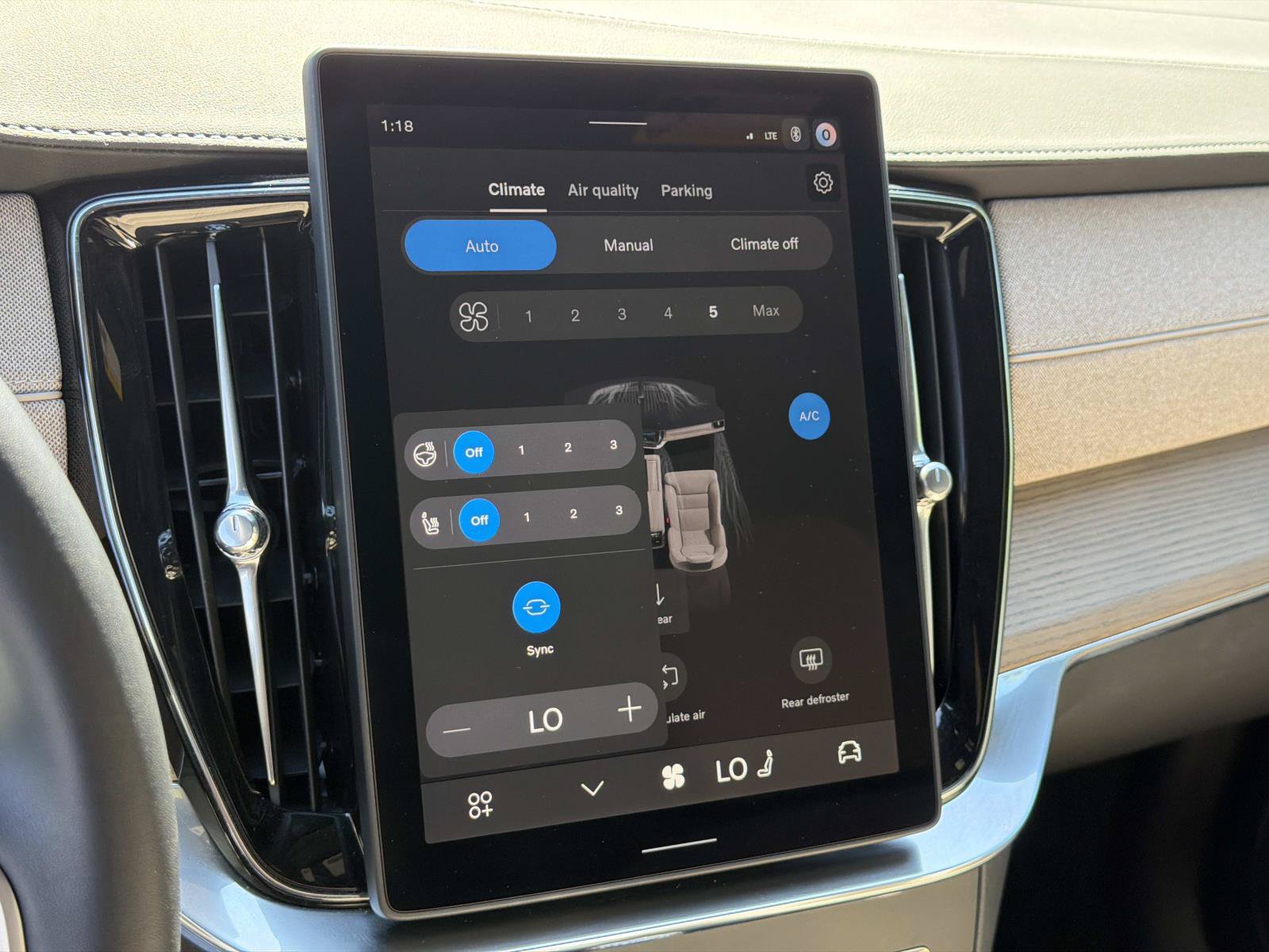 Certified 2026 Volvo XC90 B6 Plus AWD/4WD image 12