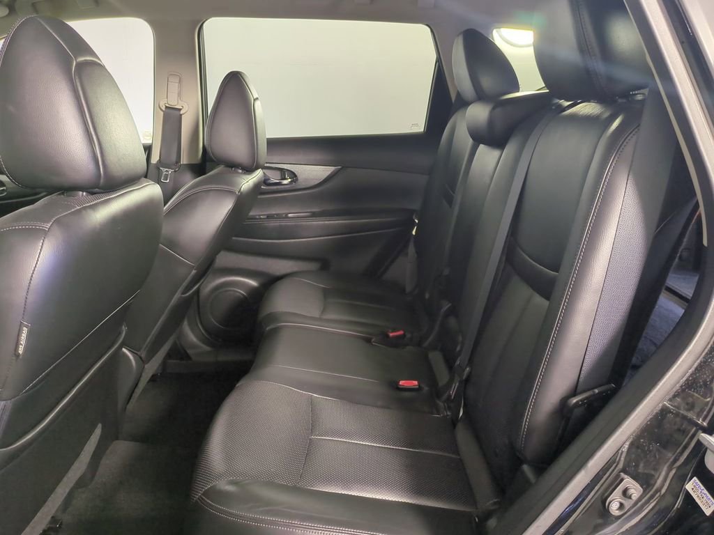 Used 2015 Nissan Rogue SL w/ SL Premium Package image 16