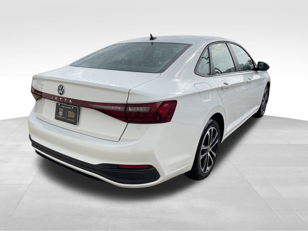 Used 2025 Volkswagen Jetta Sport FWD image 5
