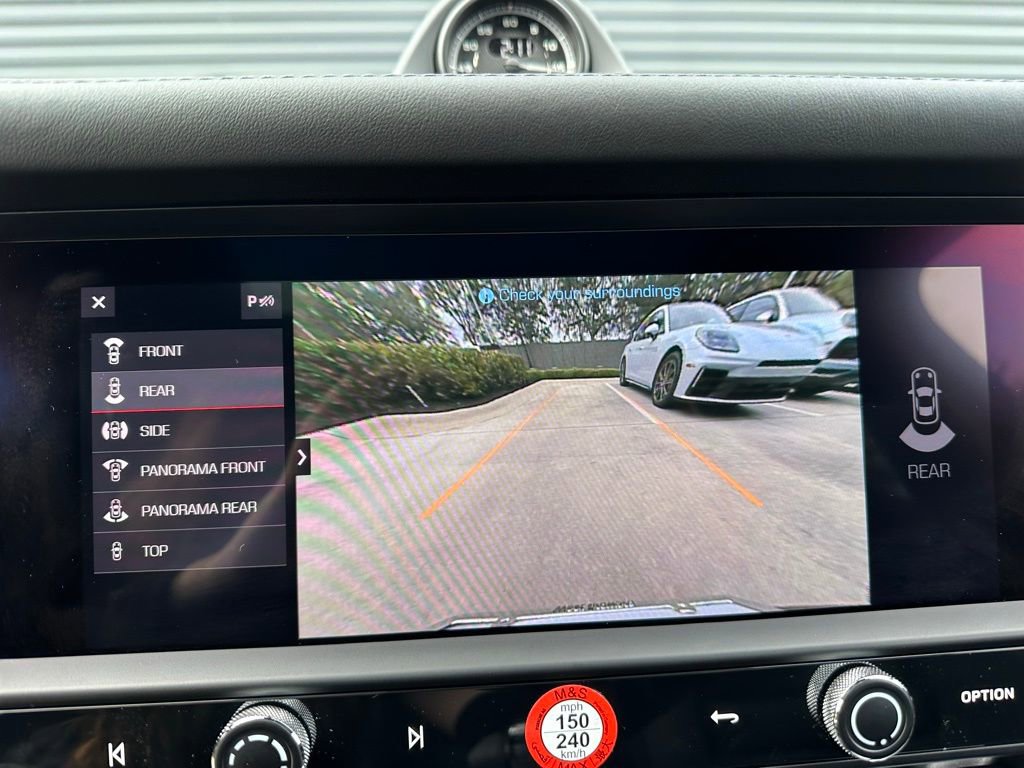 Certified 2025 Porsche Macan Turbo image 32