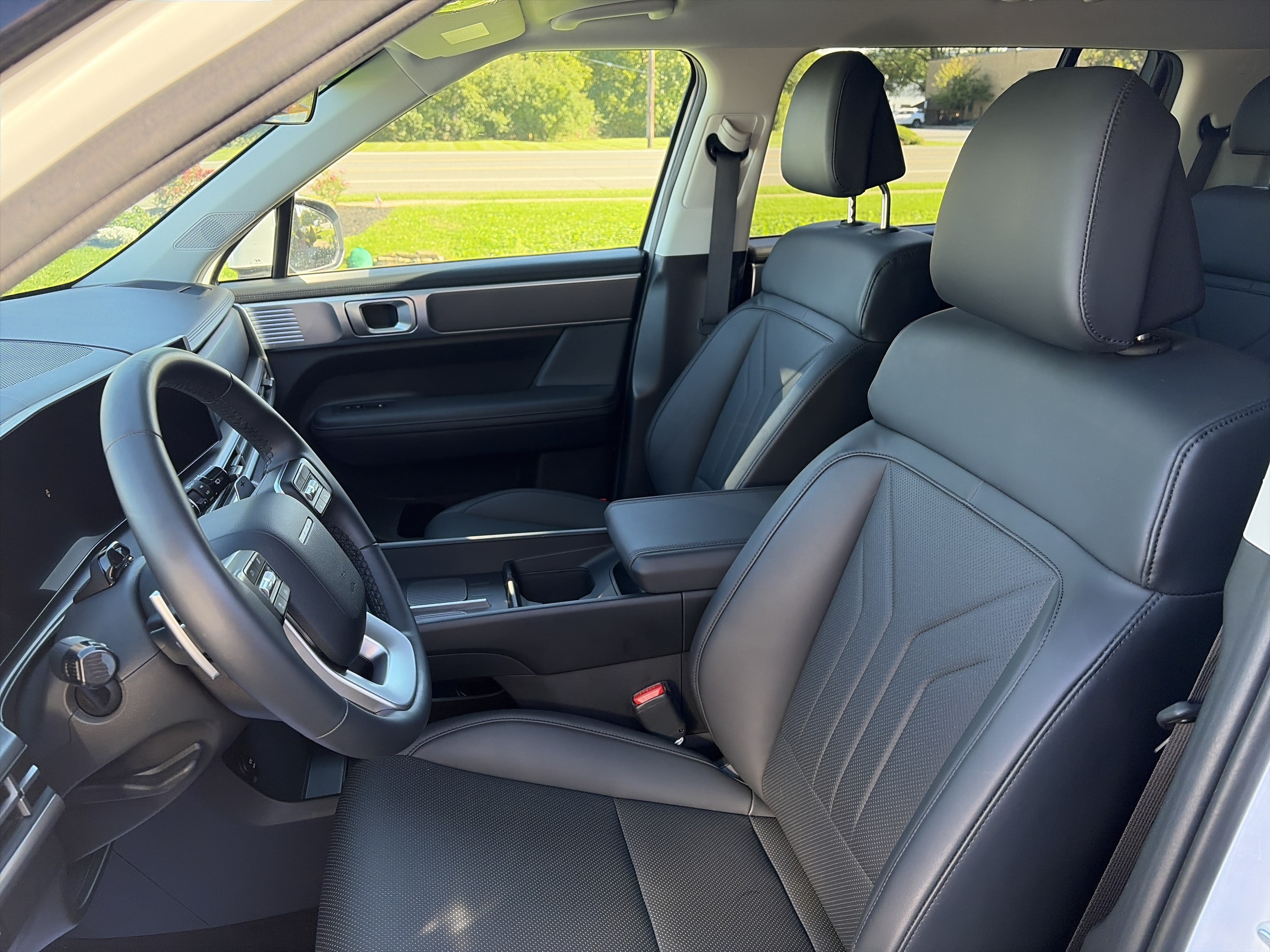 Certified 2025 Hyundai Santa Fe SEL AWD/4WD image 12