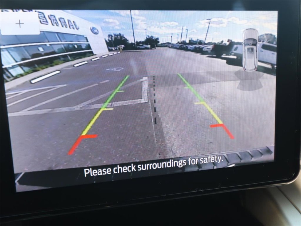 Certified 2022 Ford Explorer XLT image 4