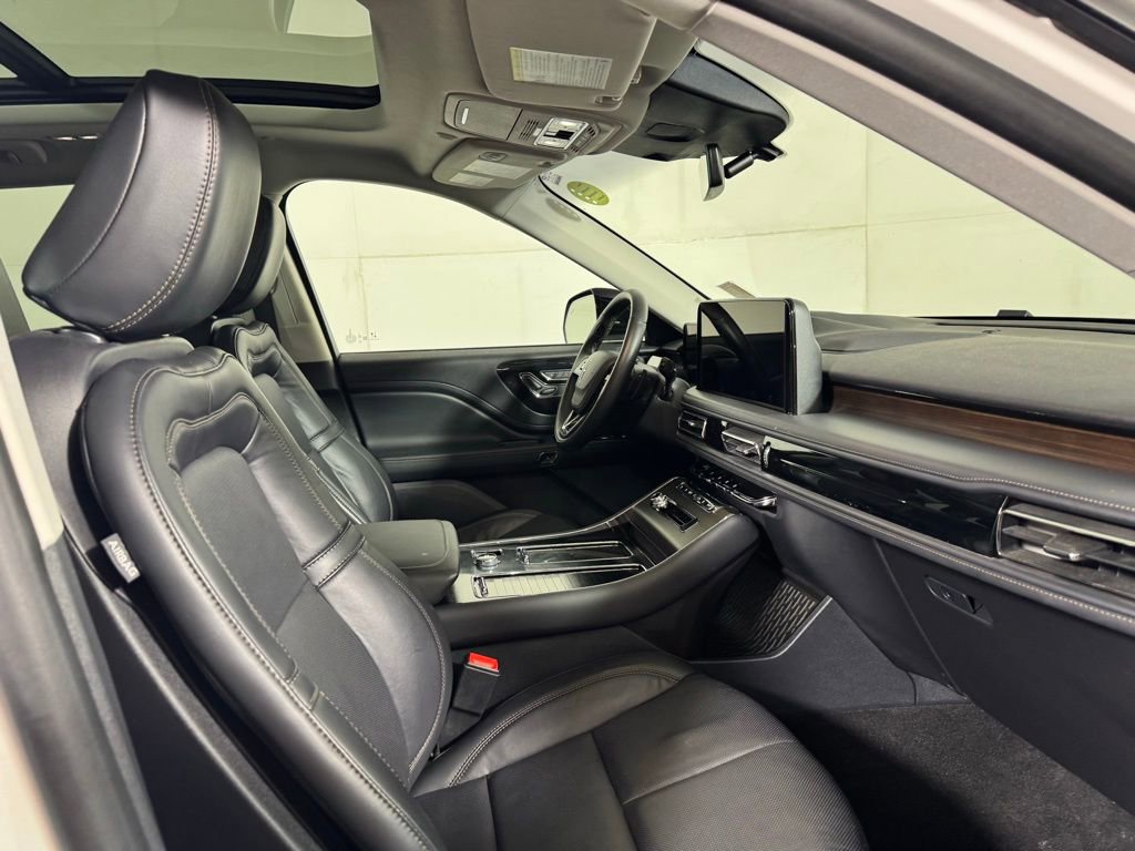 Used 2025 Lincoln Aviator Reserve w/ Illumination Package AWD/4WD image 14