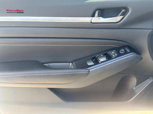 Used 2023 Nissan Altima 2.5 SR w/ SR Premium Package FWD image 18