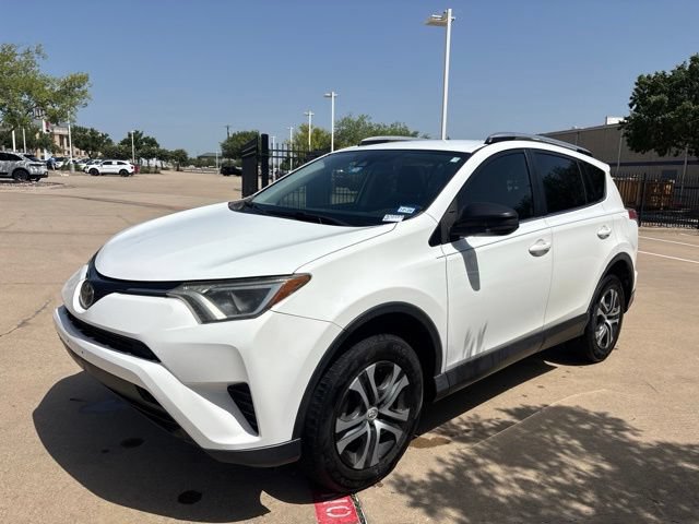 Used 2017 Toyota RAV4 LE FWD image 1