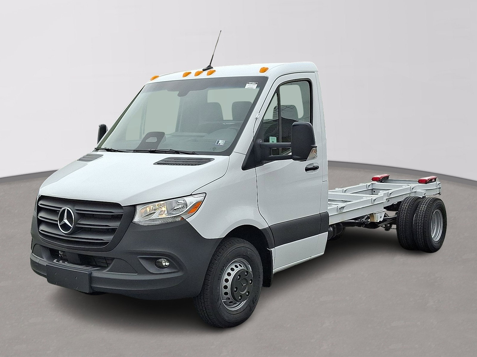 New 2025 Mercedes-Benz Sprinter 4500 image 1