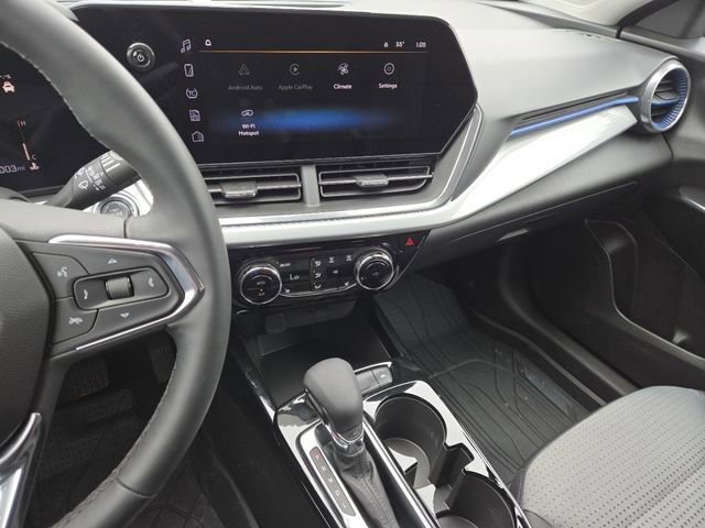 Certified 2025 Chevrolet Trax LT w/ Driver Confidence Package image 35