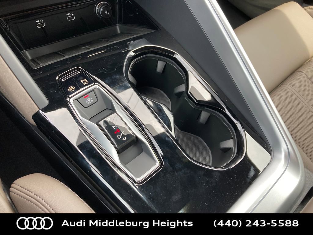 Used 2025 Audi Q5 Premium w/ Convenience Package image 39