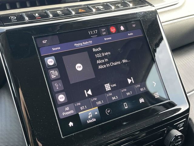 Used 2023 Jeep Grand Cherokee Laredo image 28