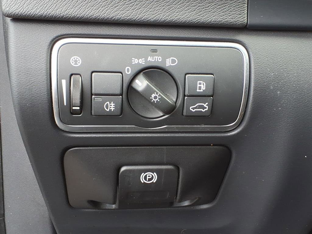 Used 2016 Volvo V60 T5 Premier image 19