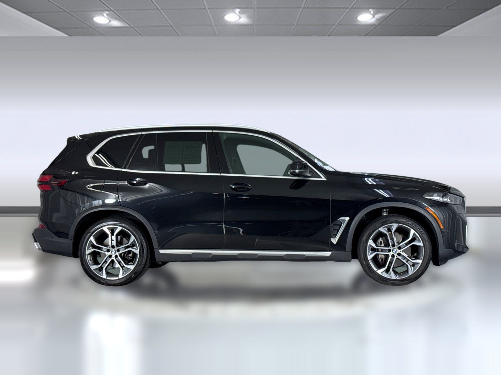 Certified 2024 BMW X5 sDrive40i w/ Parking Assistance Package RWD image 8