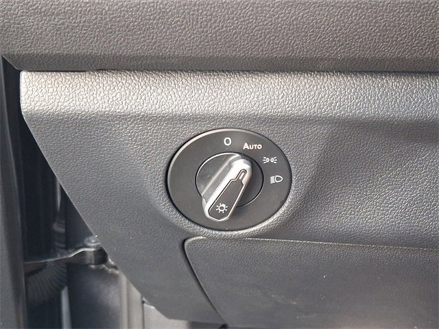 Used 2024 Volkswagen Jetta SE image 23