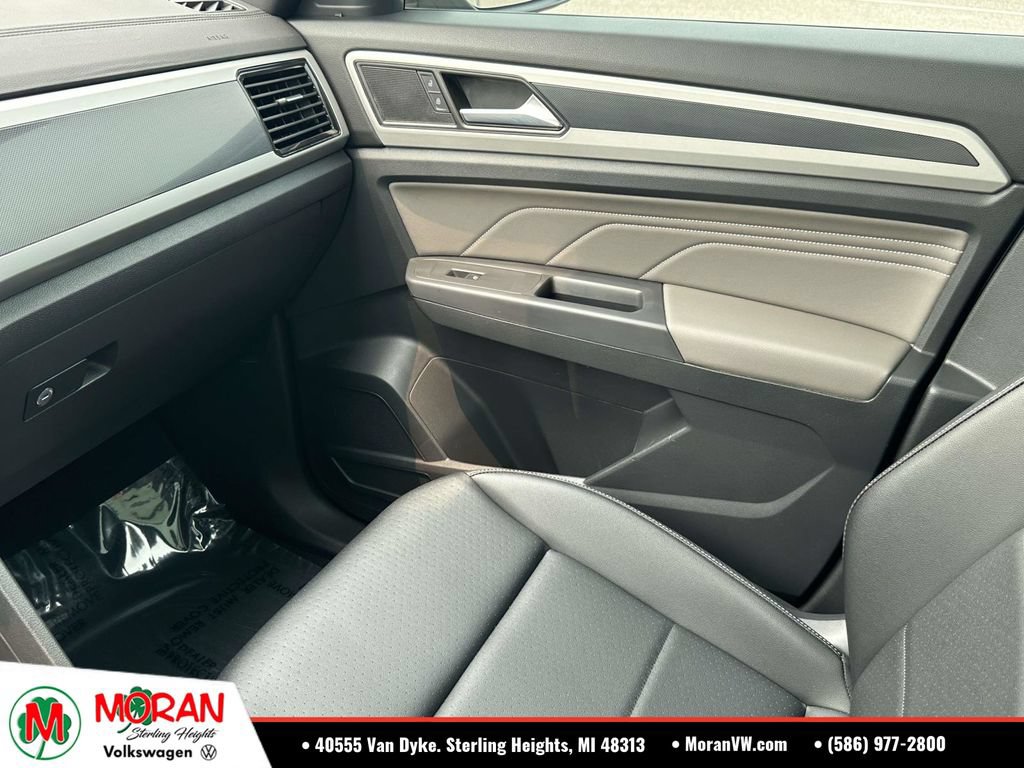 Used 2023 Volkswagen Atlas Cross Sport SEL AWD/4WD image 34