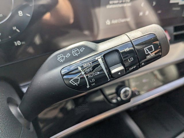 Used 2024 Kia Sportage SX image 29