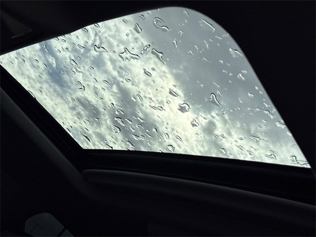 Used 2016 Cadillac Escalade Luxury image 9