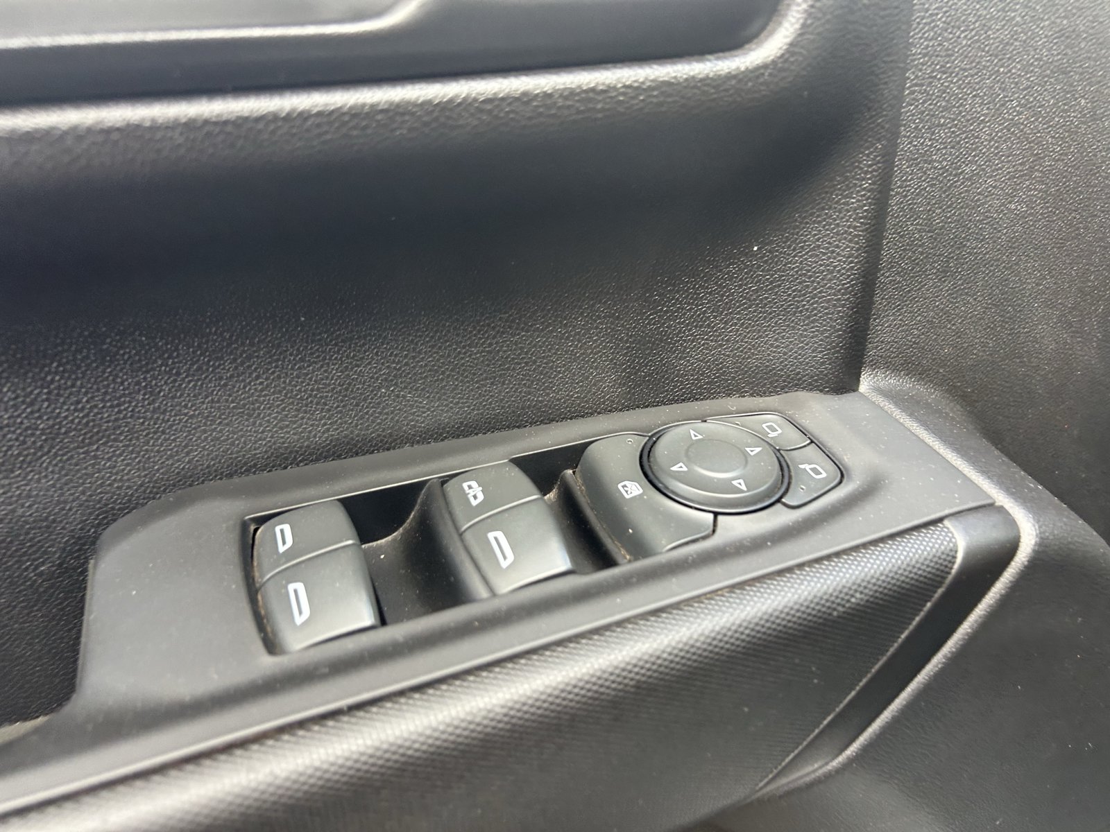 Used 2023 Chevrolet Silverado 1500 Custom RWD image 28
