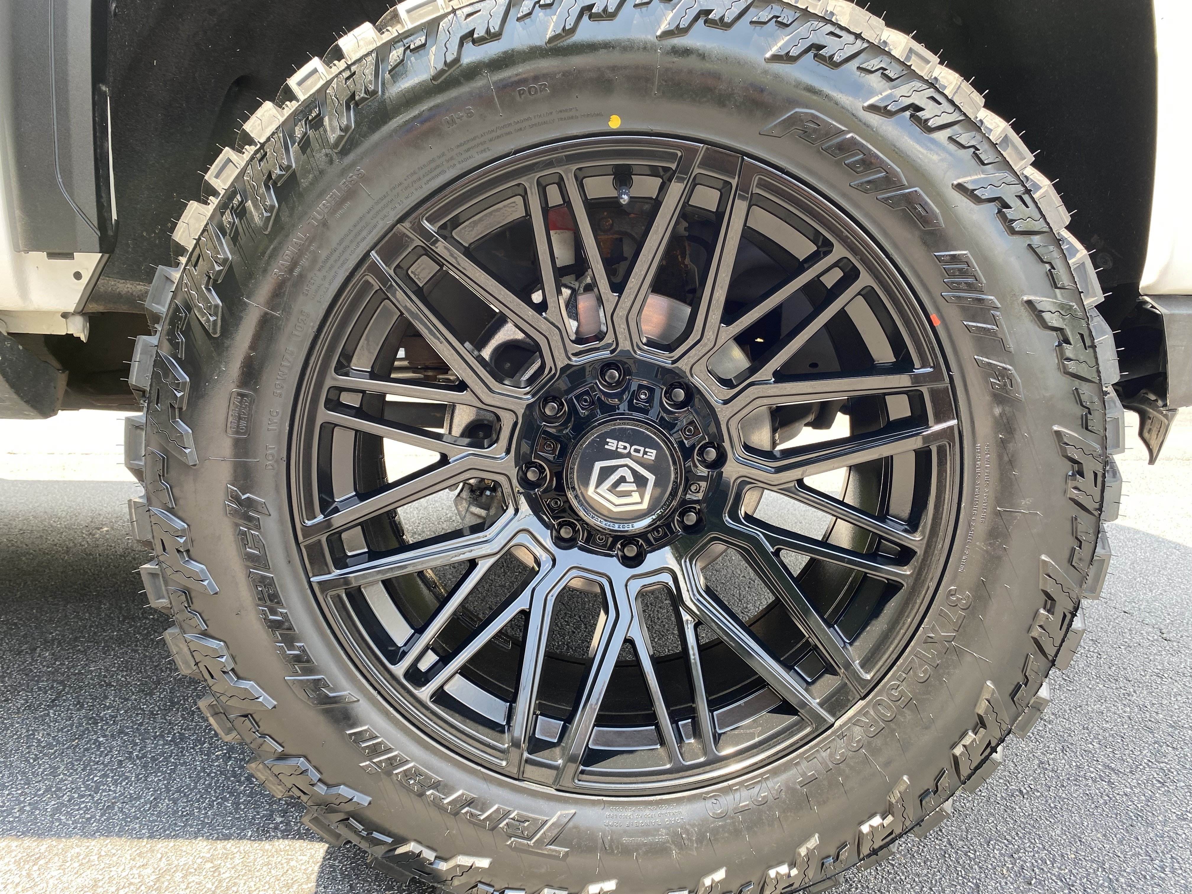 Used 2022 GMC Sierra 2500 Denali w/ Denali Ultimate Package AWD/4WD image 14