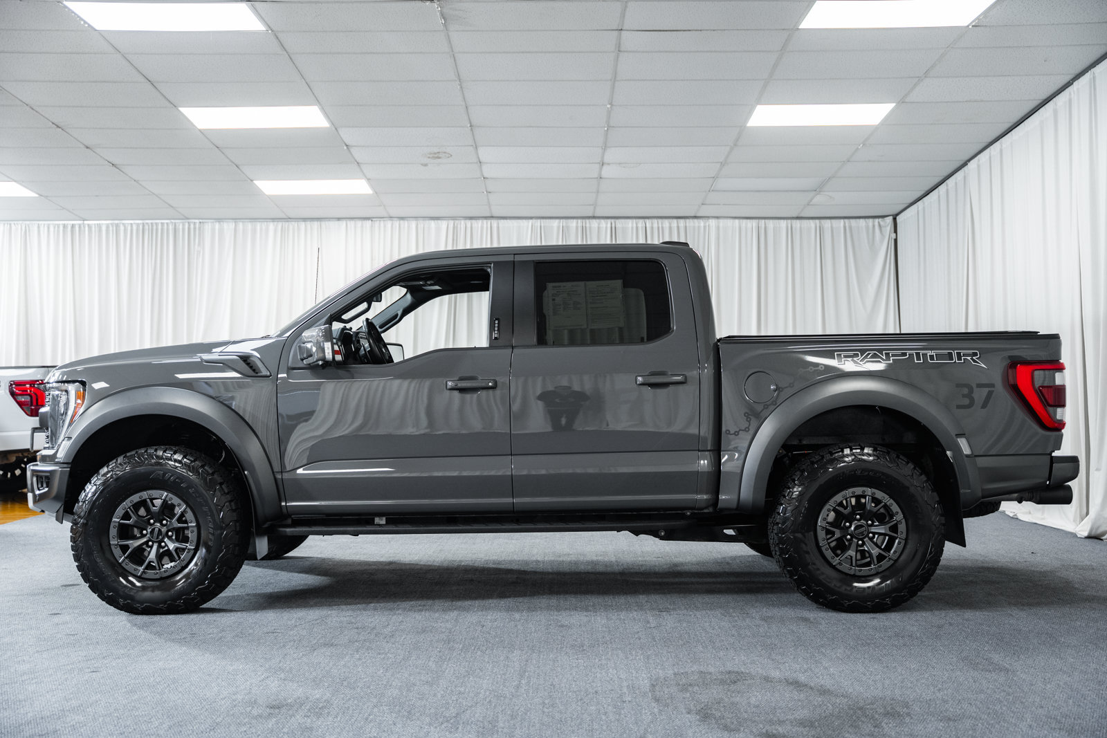Used 2021 Ford F150 Raptor w/ Raptor 37 Performance Package AWD/4WD image 5