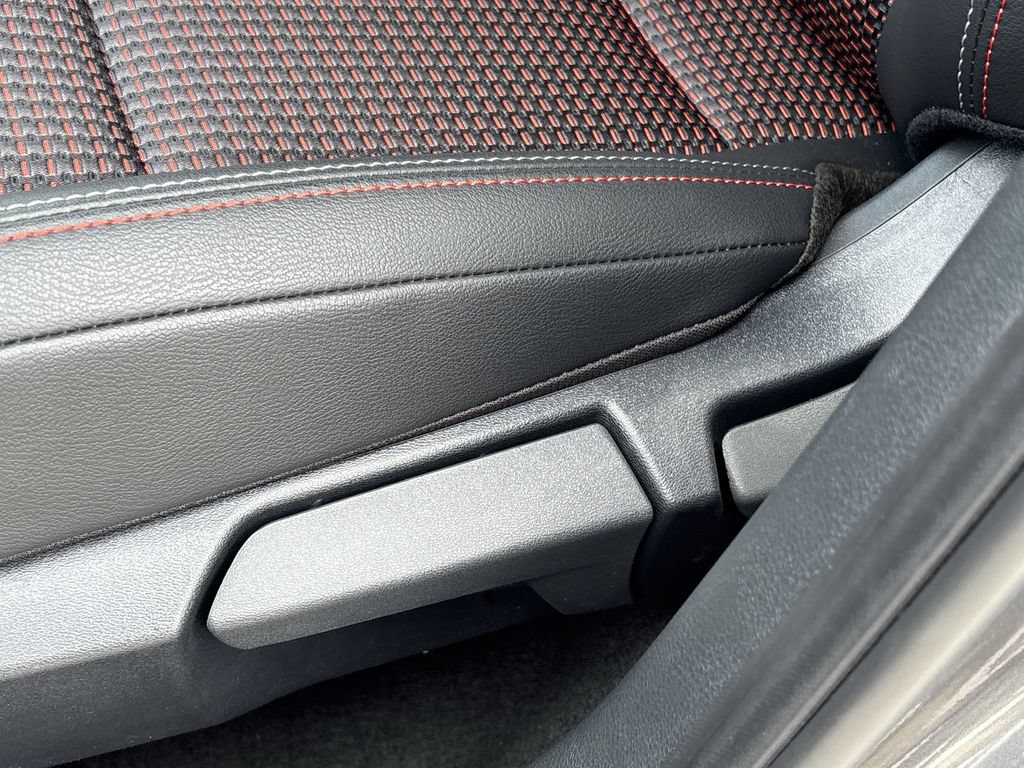 New 2026 Nissan Kicks SR w/ Cold Weather Package FWD image 23