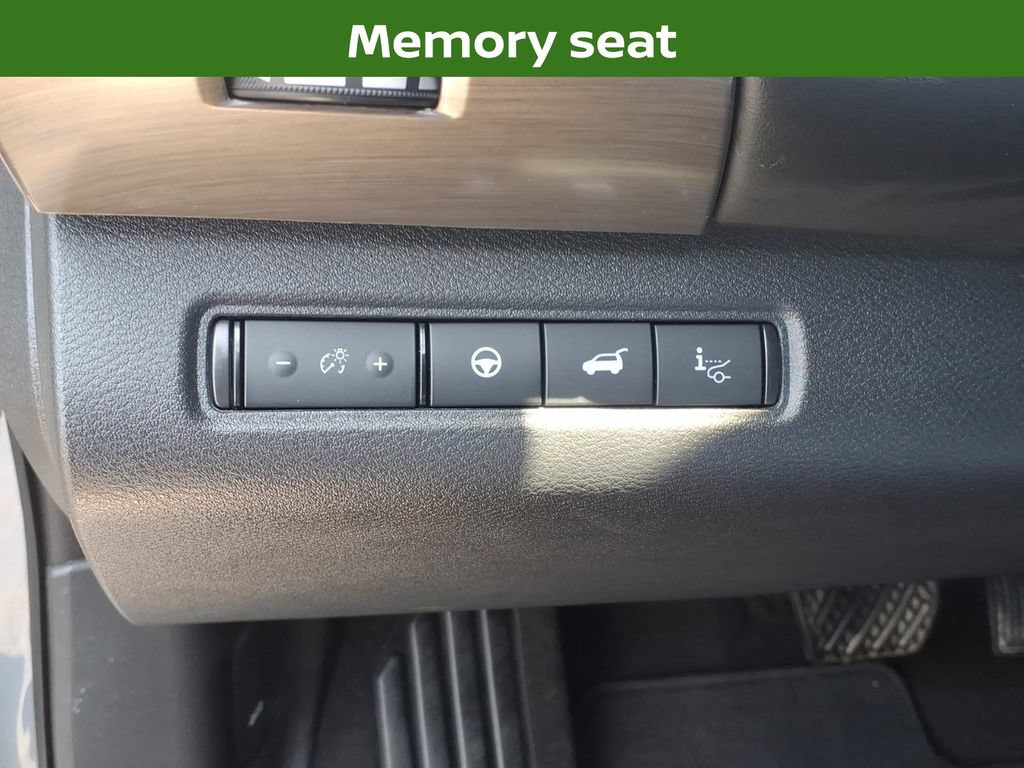 Used 2023 Nissan Pathfinder Platinum AWD/4WD image 27