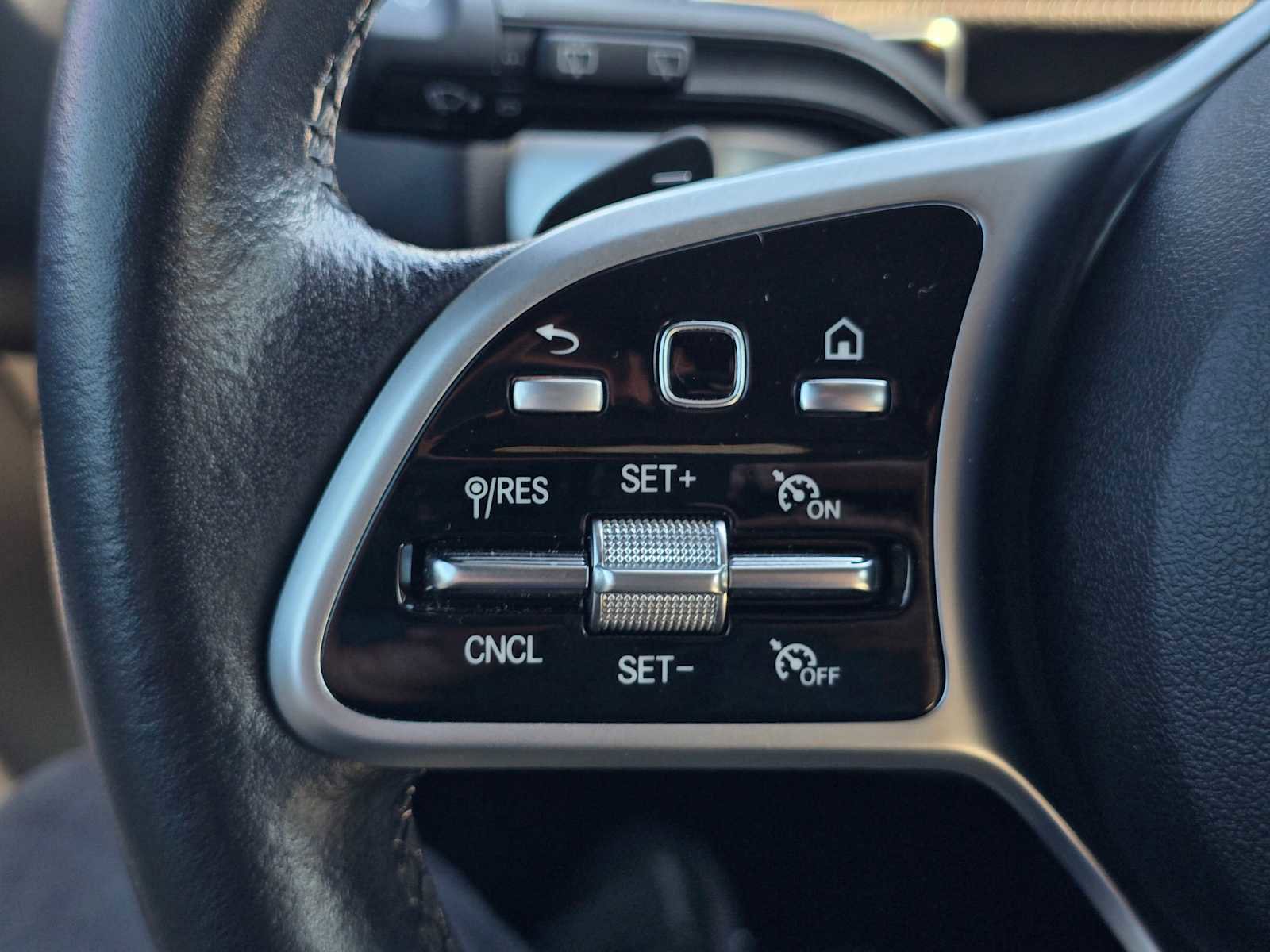 Used 2021 Mercedes-Benz GLB 250 4MATIC image 33