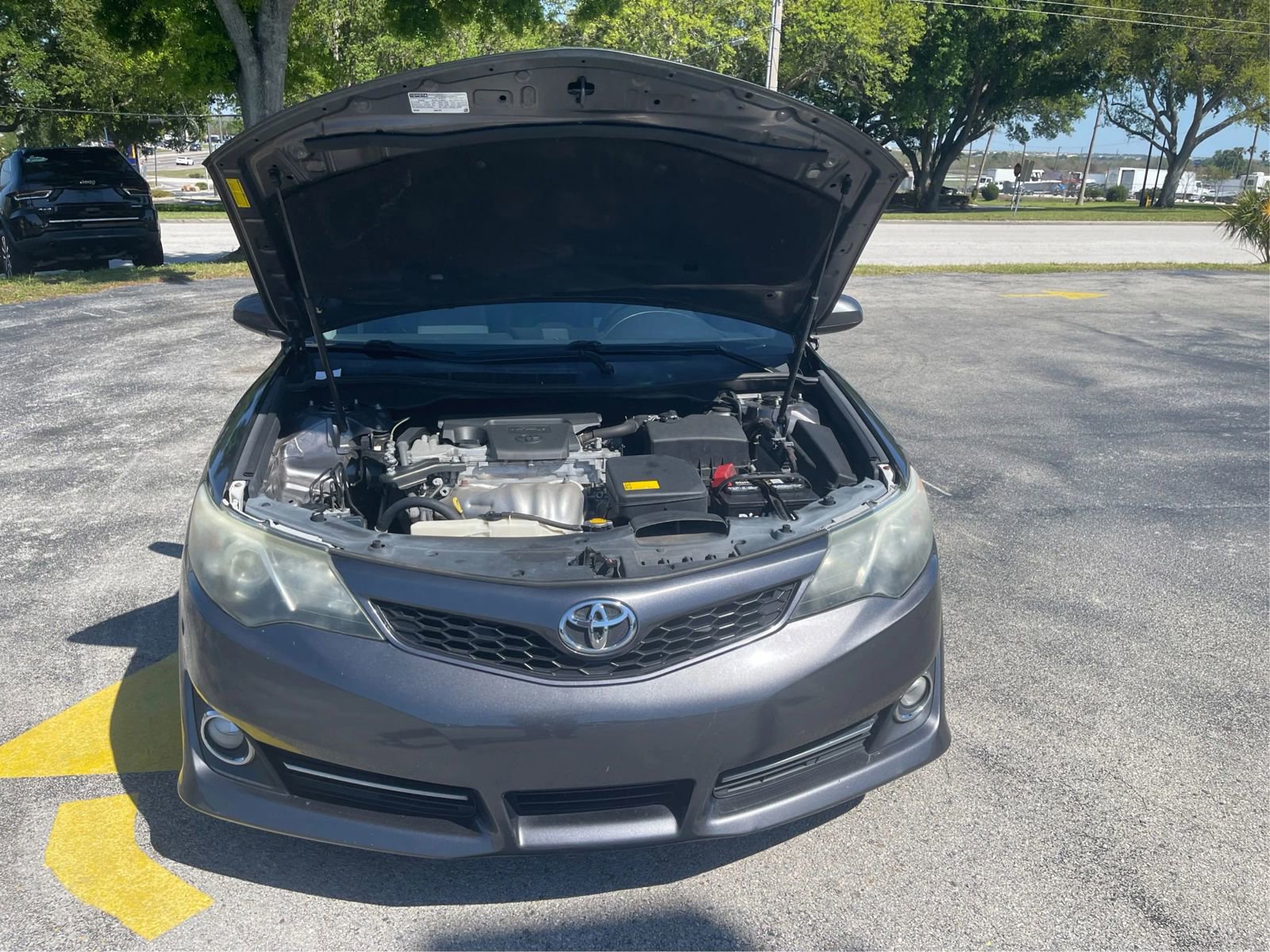 Used 2014 Toyota Camry SE image 11