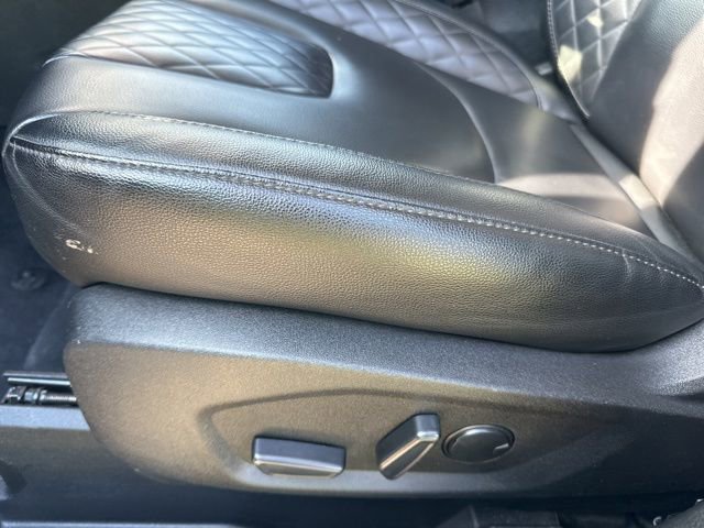 Used 2024 Ford Edge Titanium image 30