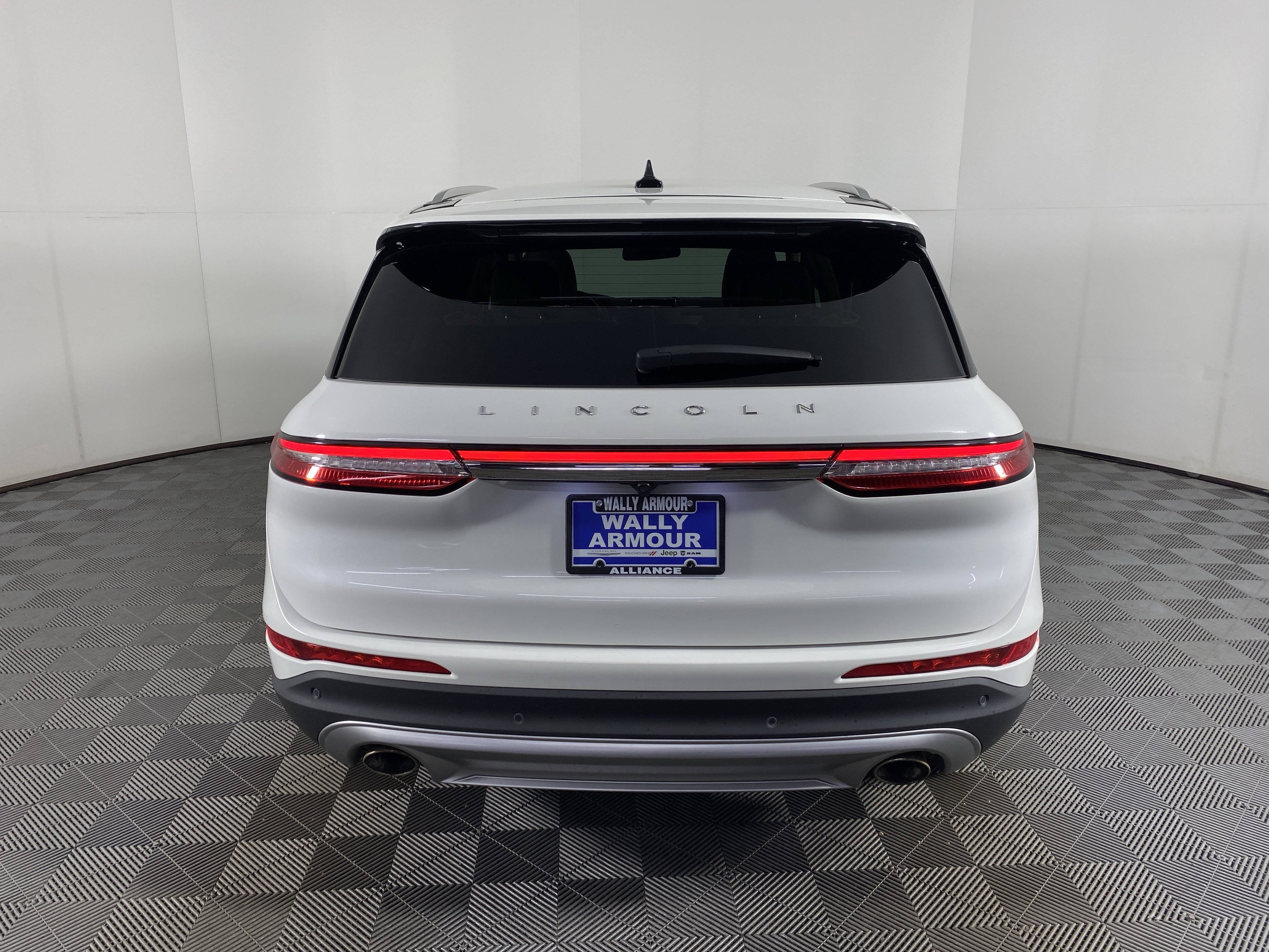 Used 2021 Lincoln Corsair AWD w/ Equipment Group 101A image 9