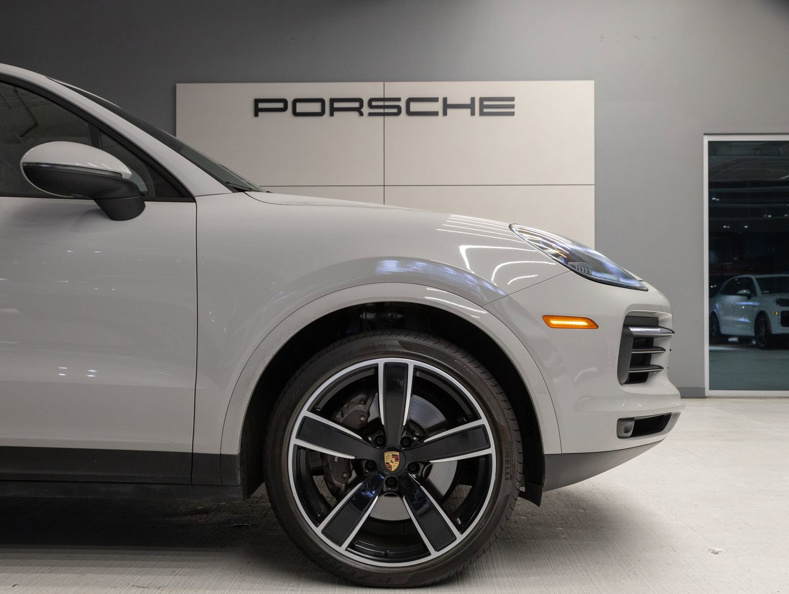 Certified 2023 Porsche Cayenne Platinum Edition image 11