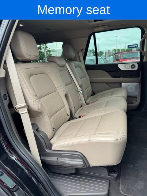 Certified 2023 Lincoln Navigator Reserve AWD/4WD image 33