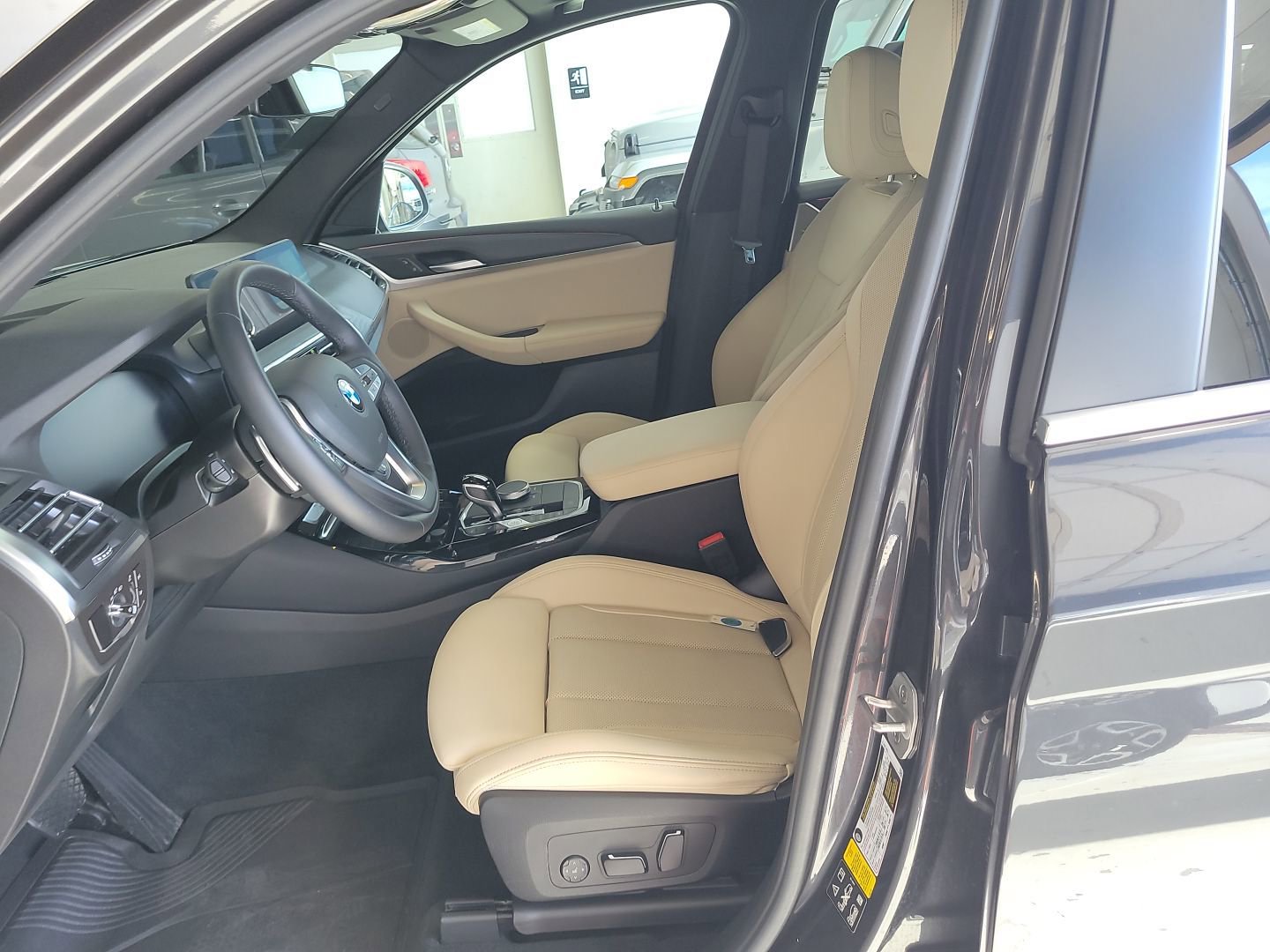 Used 2024 BMW X3 xDrive30i w/ Premium Package AWD/4WD image 8