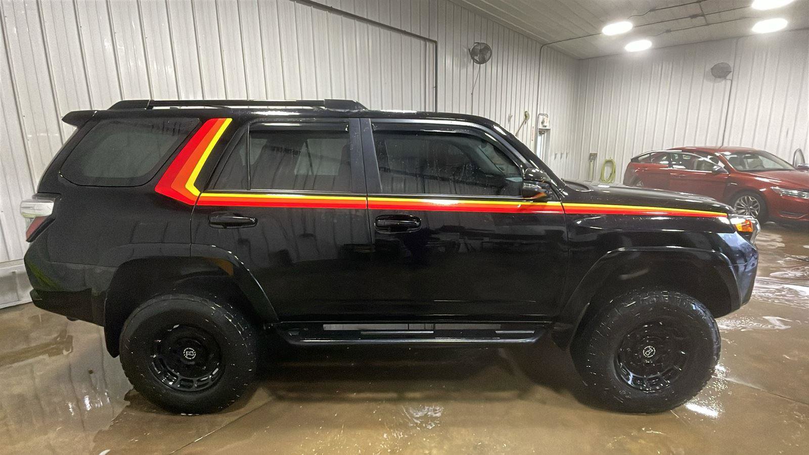 Used 2023 Toyota 4Runner 40th Anniversary SE image 5