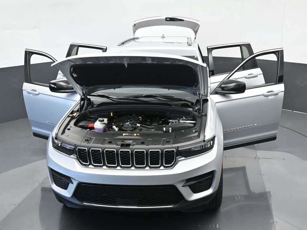 Used 2024 Jeep Grand Cherokee Laredo w/ Trailer Tow Package image 54