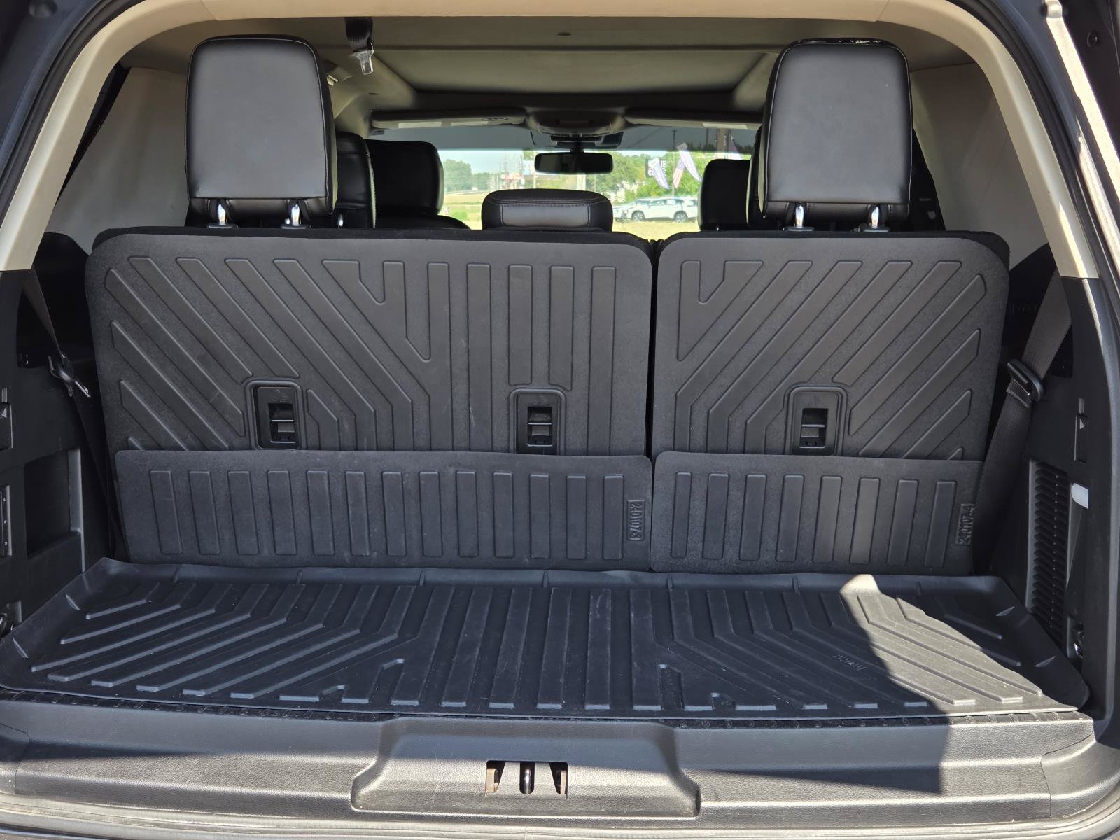 Used 2020 Ford Expedition Platinum AWD/4WD image 9
