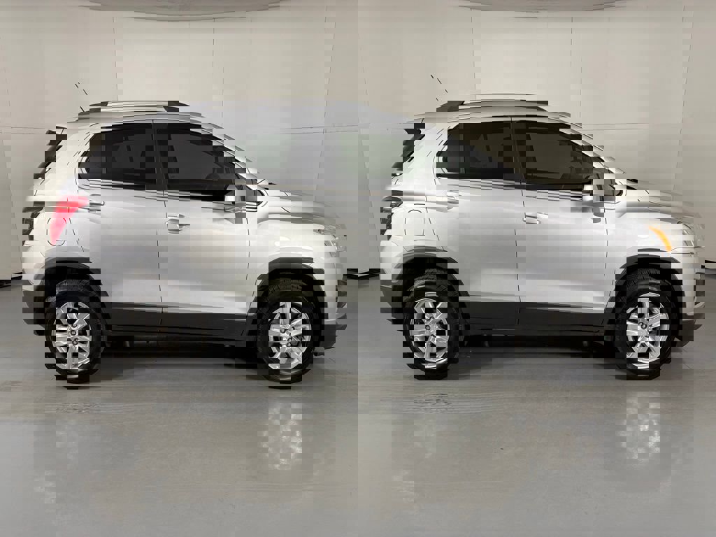 Used 2015 Chevrolet Trax LT w/ LT Plus Package image 9